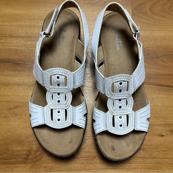 Clarks White Comfort Sandals with Adjustable Straps - Picture 1 of 8